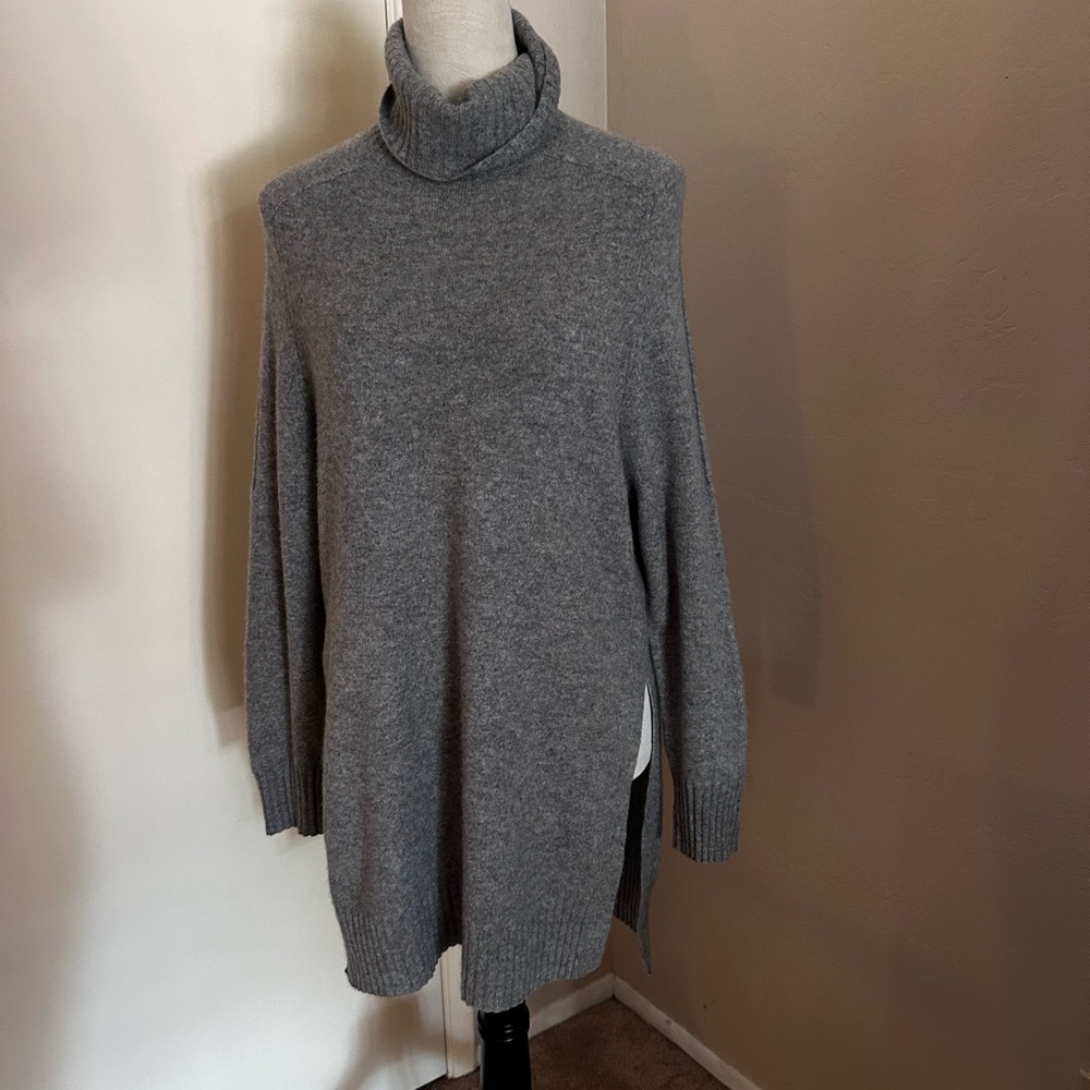 Saks Fifth Avenue Cashmere Charcoal Turtleneck Tunic Sweater